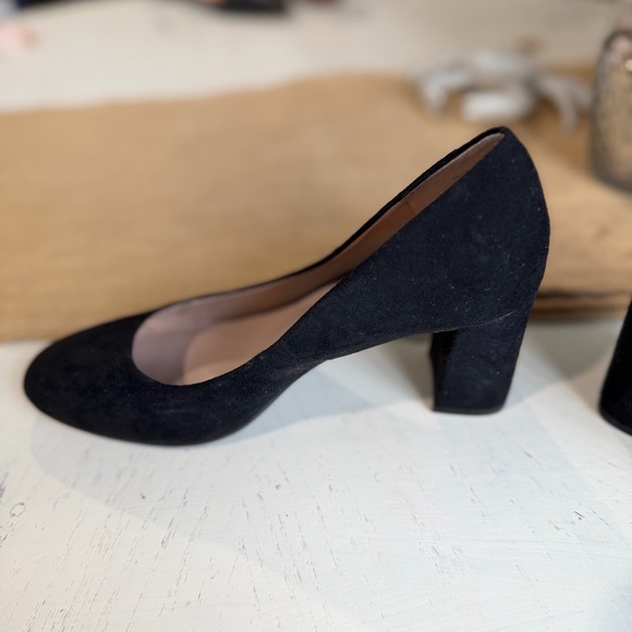 Kelly & Katie Classic Black Heels - Picture 4 of 12